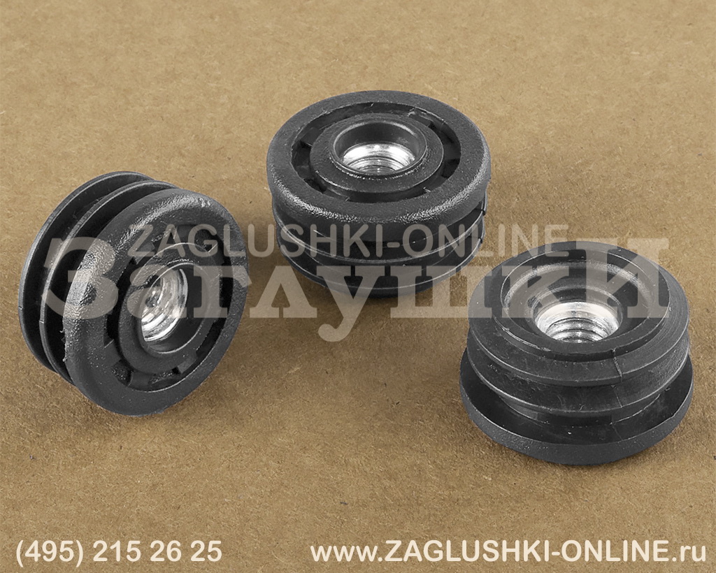 Заглушка с резьбой М10 под трубу O32 мм